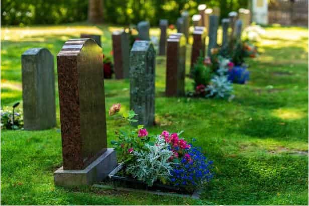 Create Legacy: 7 Wins of Wholesale Granite Headstones